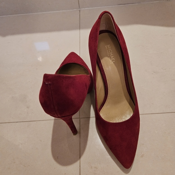 Pumps - Picture 3 of 3